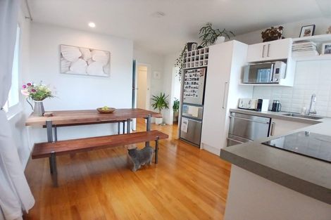 Photo of property in 5 Beazley Avenue, Paparangi, Wellington, 6037