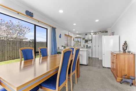 Photo of property in 9 Chatswood Grove, Fitzroy, New Plymouth, 4312