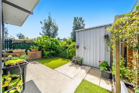 Photo of property in 640a Massey Road, Mangere, Auckland, 2022