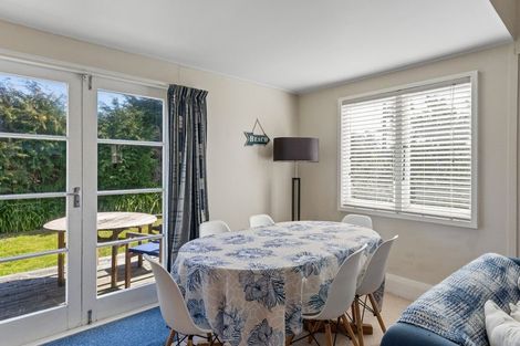 Photo of property in 13 Waimea Road, Waikanae Beach, Waikanae, 5036