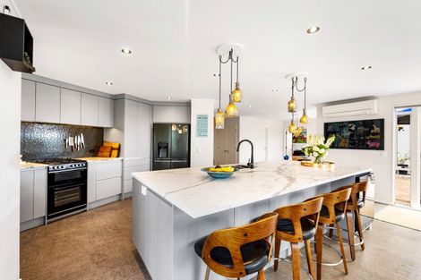 Photo of property in 15 Woodford Heights, Havelock North, 4130