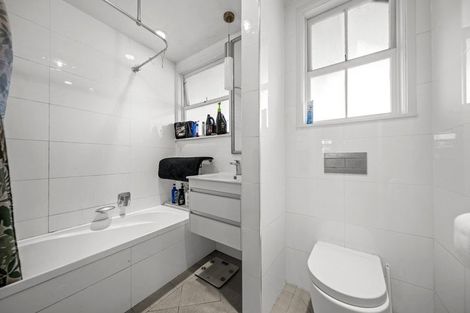 Photo of property in 7 Aberdeen Road, Castor Bay, Auckland, 0620