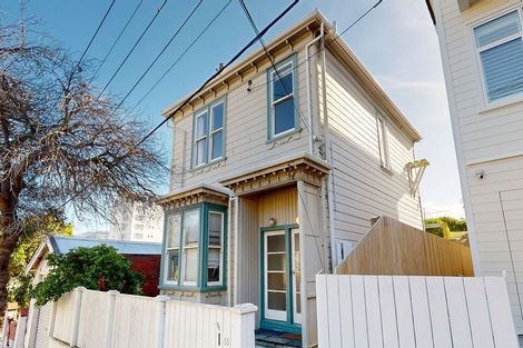 Photo of property in 55 Roxburgh Street, Mount Victoria, Wellington, 6011