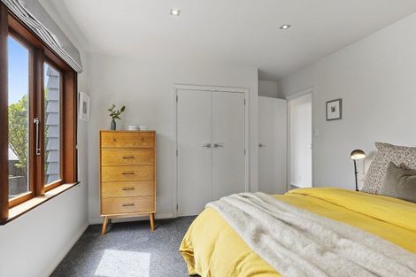 Photo of property in 22 Tai Paku Paku Road, Karaka Bays, Wellington, 6022