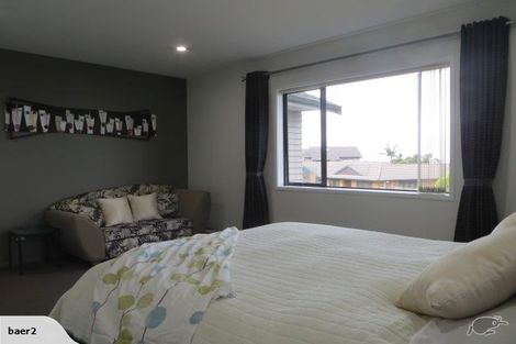 Photo of property in 96 Grovenor Drive, Orewa, 0931