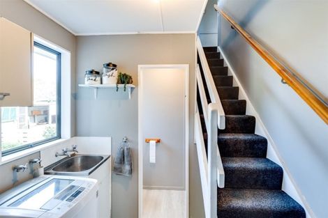 Photo of property in 22 Shanly Street, Waipawa, 4210