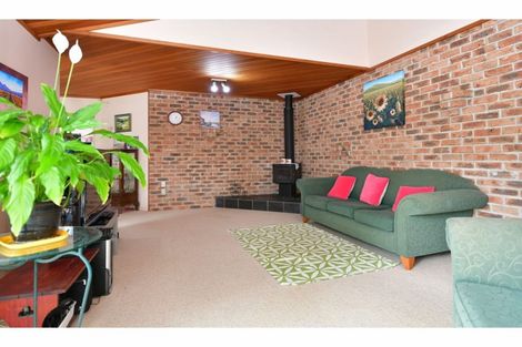 Photo of property in 27 Maygrove Drive, Orewa, 0931