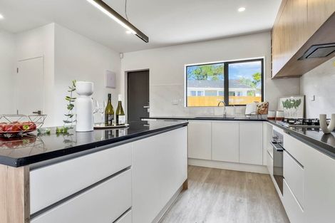 Photo of property in 10c Silver Birch Rise, Henderson, Auckland, 0612
