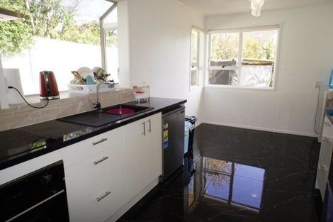 Photo of property in 4 Malmo Place, Massey, Auckland, 0614