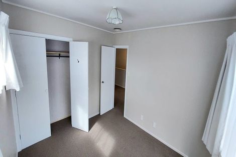 Photo of property in 1/15 Bloomsbury Grove, Newlands, Wellington, 6037