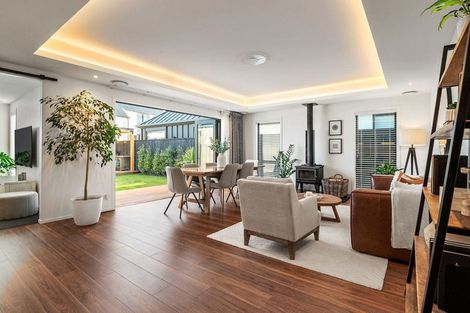 Photo of property in 37 Barn Road, Jacks Point, 9371