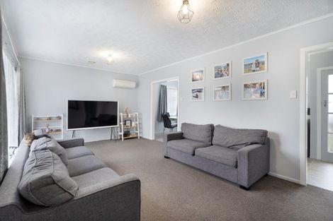 Photo of property in 17 Mountbatten Grove, Clouston Park, Upper Hutt, 5018