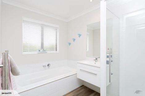 Photo of property in 10 Greenstone Street, Rolleston, 7614