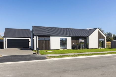 Photo of property in 28 Oakmill Drive, Casebrook, Christchurch, 8051