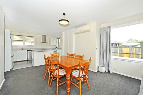 Photo of property in 37 Greendale Avenue, Avonhead, Christchurch, 8042