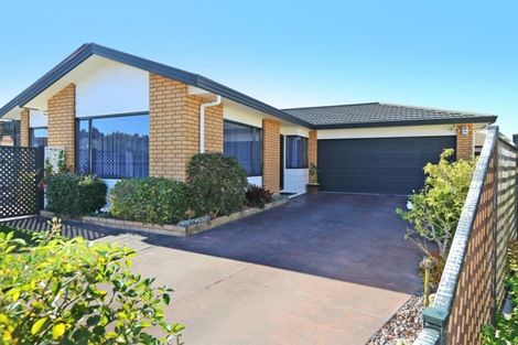 Photo of property in 11 Beaufort Place, Taradale, Napier, 4112