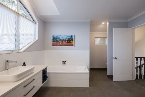 Photo of property in 10 Helmsdale Court, Huntington, Hamilton, 3210