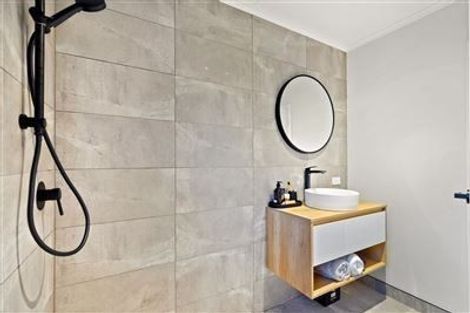 Photo of property in 11 Ranui Station Road, Ranui, Auckland, 0612