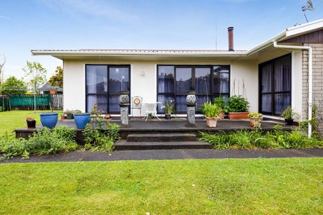 Photo of property in 6 Kamahi Place, Inglewood, 4330