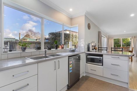Photo of property in 8a Grassways Avenue, Pakuranga, Auckland, 2010
