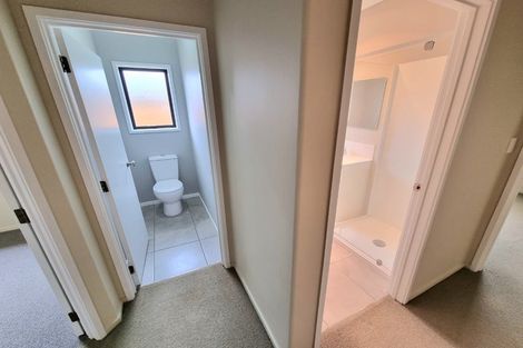 Photo of property in 11 Sunvista Avenue, Oteha, Auckland, 0632