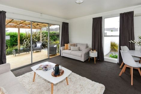 Photo of property in 2/73 Harewood Road, Papanui, Christchurch, 8053