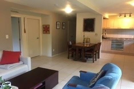 Photo of property in 4a/3 Corrella Road, Belmont, Auckland, 0622