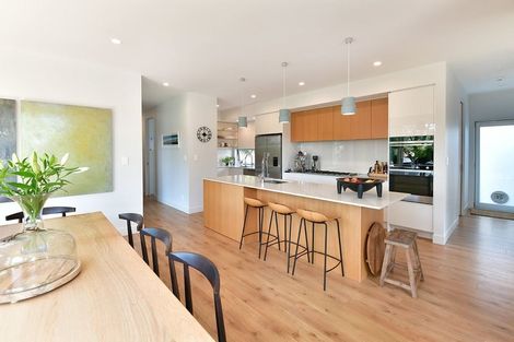 Photo of property in 52 Walton Street, Red Beach, 0932