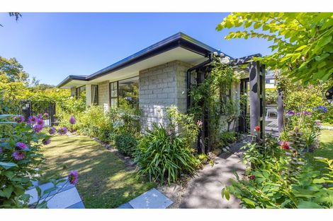Photo of property in 439 Memorial Avenue, Burnside, Christchurch, 8053