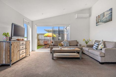 Photo of property in 12 Franks Way, Papamoa Beach, Papamoa, 3118