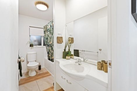 Photo of property in 8f Roseberry Avenue, Birkenhead, Auckland, 0626