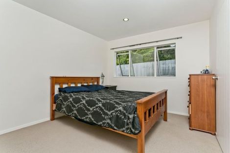 Photo of property in 74a Eskdale Road, Birkdale, Auckland, 0626