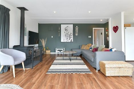 Photo of property in 136 Awaroa Road, Helensville, 0800