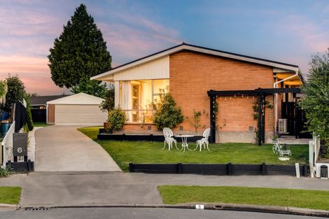 Photo of property in 6 Larkhill Place, Russley, Christchurch, 8042