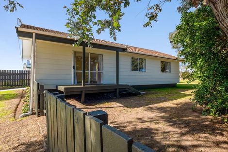 Photo of property in 7 Karyn Street, Castlecliff, Whanganui, 4501