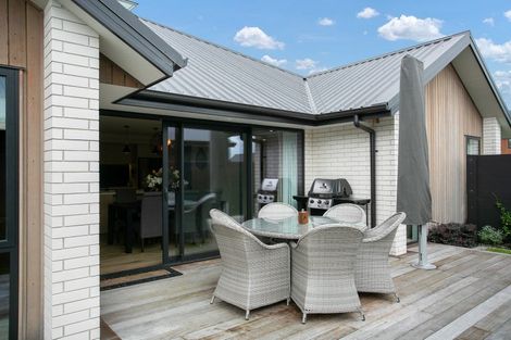 Photo of property in 14 Ruge Court, Cambridge, 3434