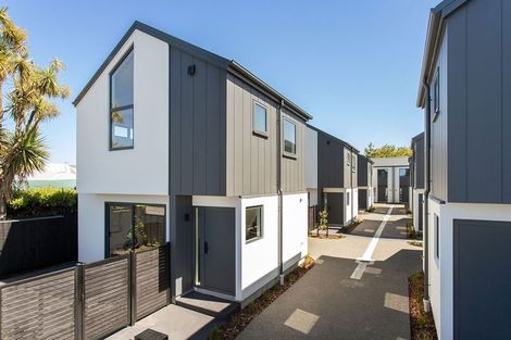 Photo of property in 2/20 Rochester Street, Linwood, Christchurch, 8062