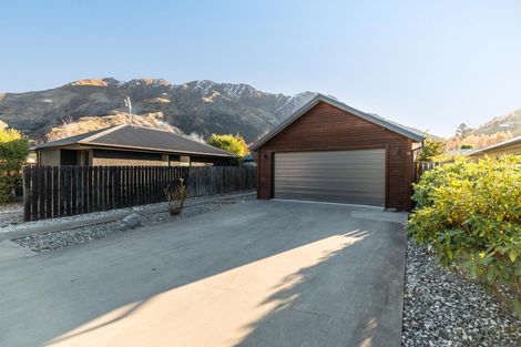 Photo of property in 2/1 Maple Court, Arthurs Point, Queenstown, 9371