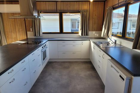 Photo of property in 513 Mangorei Road, Highlands Park, New Plymouth, 4312