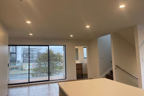 Photo of property in 233 Lake Road, Northcote, Auckland, 0627