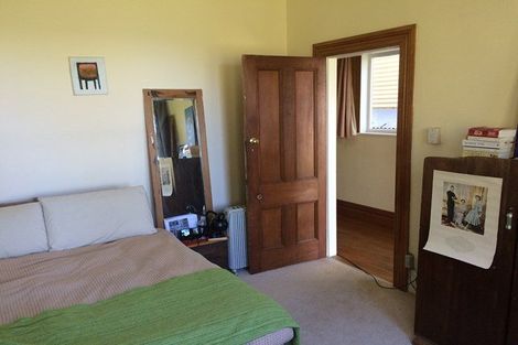 Photo of property in 100 Rolleston Street, Mount Cook, Wellington, 6021