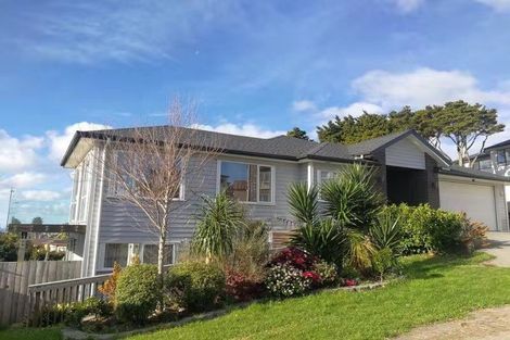 Photo of property in 21 Spyglass Street, Red Beach, 0932
