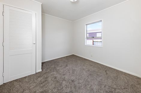 Photo of property in 3 Bundena Place, Clendon Park, Auckland, 2103
