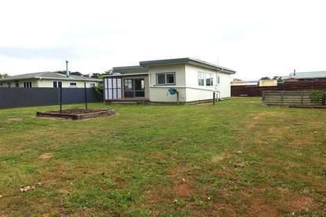 Photo of property in 79 Avenue Road, Foxton, 4814