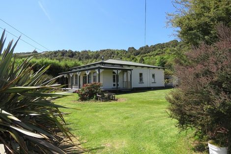 Photo of property in 2c&d Dunn Street, Reefton, 7830