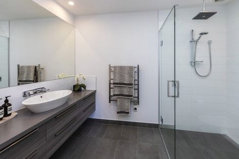 Photo of property in 2 Maurice Knowles Lane, Cashmere, Christchurch, 8022