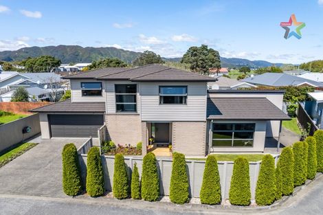 Photo of property in 8a Glen Iris Grove, Woburn, Lower Hutt, 5010