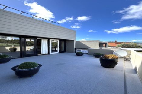 Photo of property in Highwic, 32u2 Hobson Street, Thorndon, Wellington, 6011