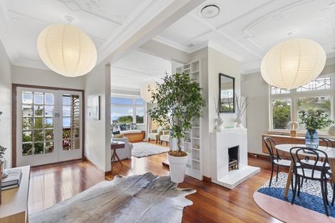Photo of property in 7 Knoll Street, Island Bay, Wellington, 6023