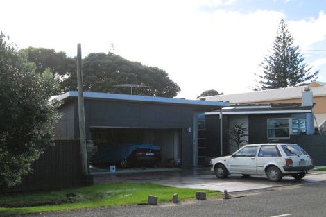 Photo of property in 2 Noel Avenue, Orewa, 0931